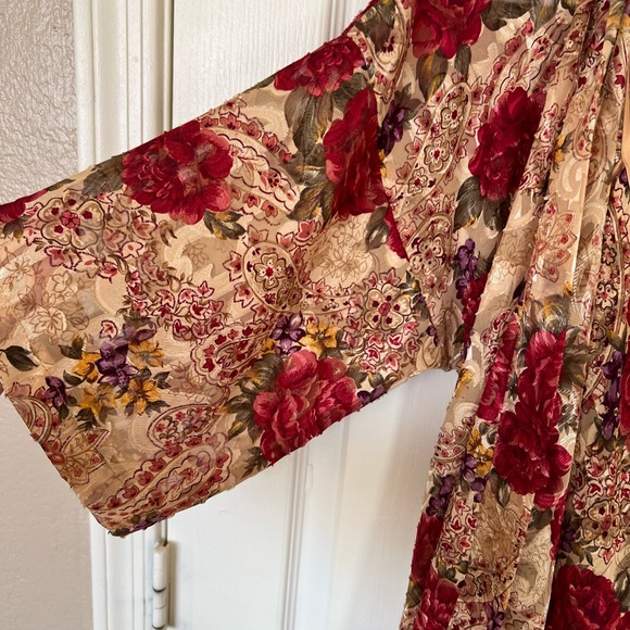 Vintage Floral Women's Robe / Nightgown Set Red and Gold - Picture 8 of 14